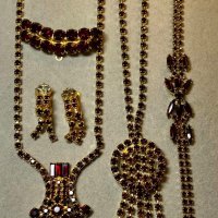 Лот винтидж бижута с чешки гранатови кристали, снимка 1 - Колиета, медальони, синджири - 43351283