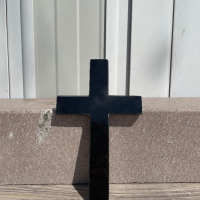 Кръст изработен от черен гранит 20x13x1см, снимка 5 - Траурни и погребални услуги - 44909360