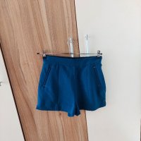 H&M нови дамски елегантни къси панталони в размер 38 (М), снимка 1 - Къси панталони и бермуди - 37561789