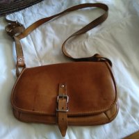 Женска чанта естествена кожа за през рамо 240х145х40мм, снимка 1 - Чанти - 33493906