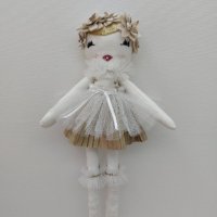 Ръчно бродирани кукла ЗАРА, снимка 1 - Кукли - 43259385