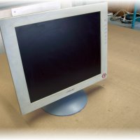 Монитор 17" SONY SDM S71R, за части, снимка 1 - Монитори - 32295035