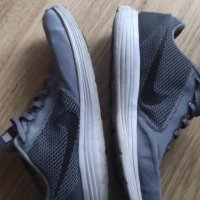 Nike 45 сиви маратонки оригинал, снимка 2 - Маратонки - 38706457