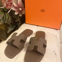 Чехли Ермес*н. 37-38*Hermès Beige Mastic Oran Sandal, снимка 2 - Чехли - 43828003