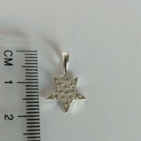Нова сребърна висулка звезда, с камъни цирконий, снимка 1 - Колиета, медальони, синджири - 28652359