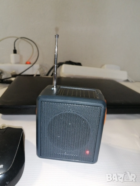Радио с динамо и соларна батерия, снимка 1