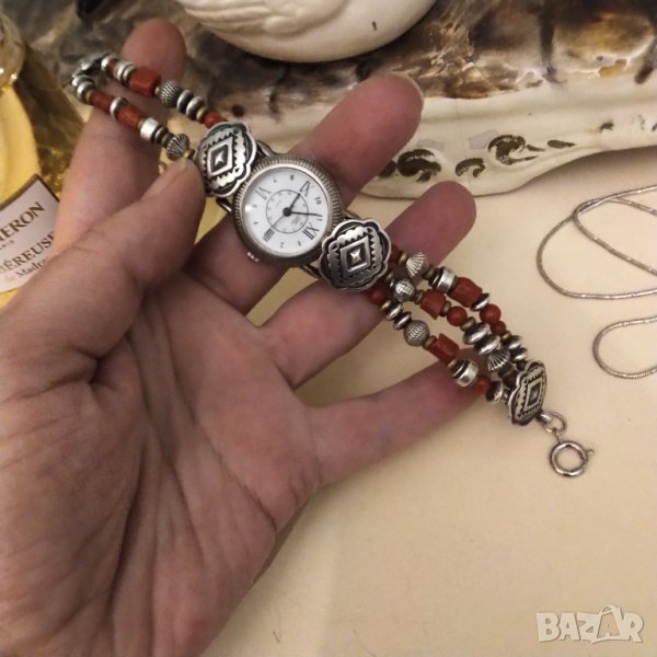 Сребърен часовник ,с естествен корал , снимка 1