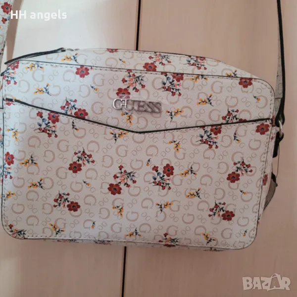Guess чисто нова флорална чанта с етикети , снимка 1