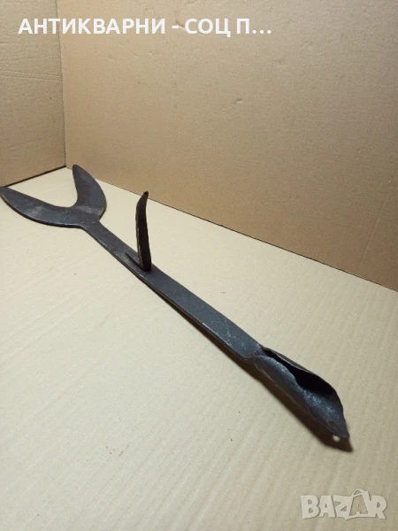 Стар Ръчно Кован Инструмент За Подрязване На Житни Класове Снопи Сено., снимка 1