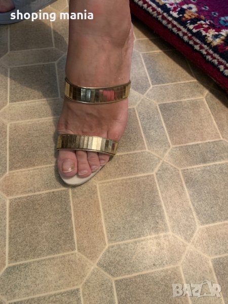 Златисти сандали, снимка 1