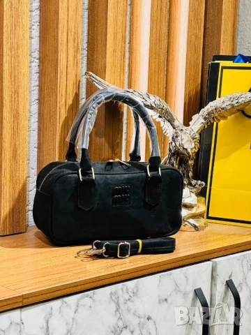 чанти Miu Miu , снимка 3 - Чанти - 50643481