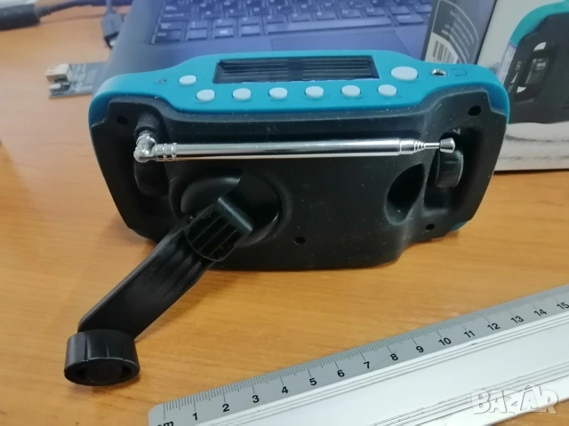 Радиоприемник FM/AM с динамо и соларна батерия. , снимка 6 - Радиокасетофони, транзистори - 53436899