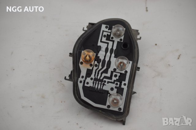 Платка за ляв стоп Renault Clio III Hatchback