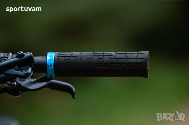 🚴‍♂️Грипове със Заключване Race Face Grip Getta | Black/Turquoise 🛠️, снимка 2 - Аксесоари за велосипеди - 36517173