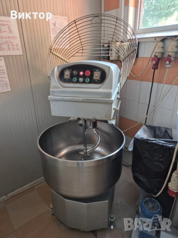 продавам хлебарско и закускарско обордване