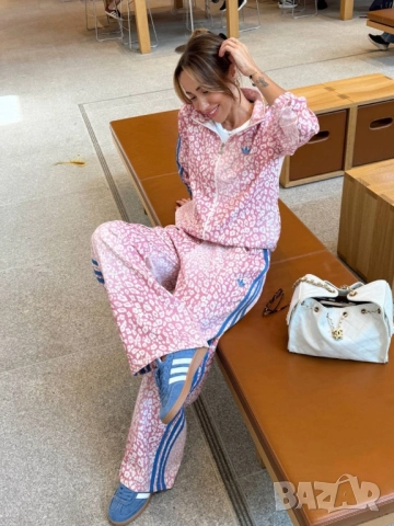 дамски екипи Adidas , снимка 2 - Спортни екипи - 52059627