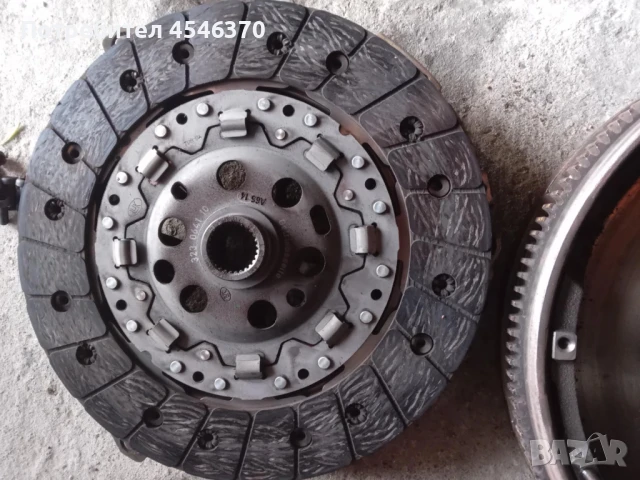 Демпферен маховик с притискател и диск LUK   нов за Волксваген Голф 5 1.9 дизел 105к.с 2006г, снимка 2 - Части - 51167880