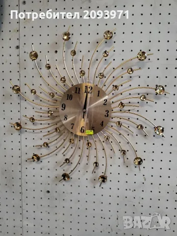 Метален стенен часовник с диамантен дизайн, снимка 2 - Стенни часовници - 47419822