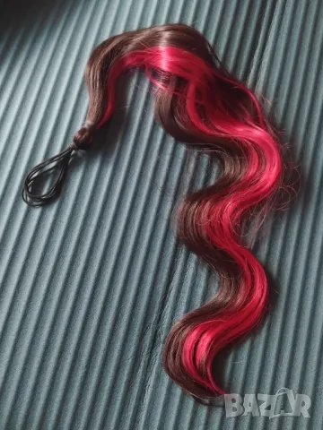 Коса за допълнителен обем. Тъмен кичур с червено. Лесно поставяне на ластик.  - НОВО