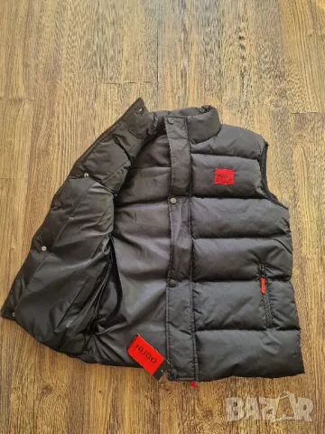 Страхотна мъжка грейка елек HUGO BOSS размер S M L XL 2XL , снимка 6 - Якета - 47844154