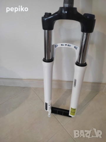 Продавам колелавнос от Германия НОВА алуминиева вилка SR SUNTOUR XCM FPB 402 SA 26 цола диск, снимка 10 - Части за велосипеди - 53292919