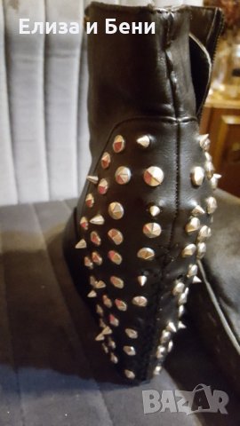 Екстравагантни готик кожени дамски боти на платформа с шипчета, снимка 5 - Дамски боти - 35066074