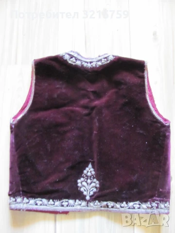 19 век елек , елече ,носия, кадифе и сърма, снимка 7 - Антикварни и старинни предмети - 50928940