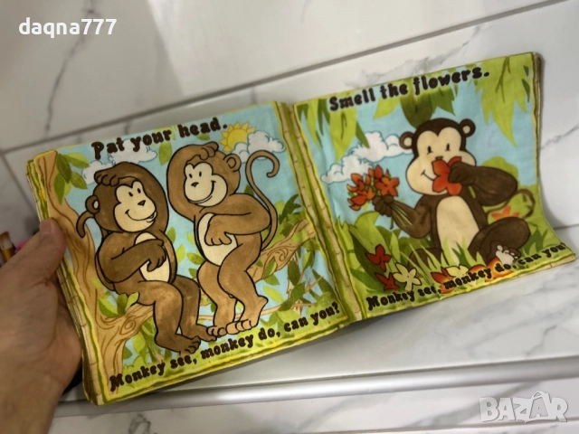 Книга от плат „Маймунка вижда маймунката прави“, снимка 2 - Други - 52256258