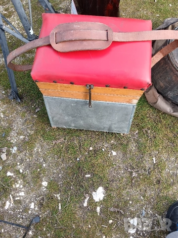 Продавам рибарски стол-куфар