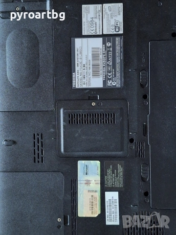 Лаптоп Toshiba, снимка 4 - Лаптопи за дома - 53447731