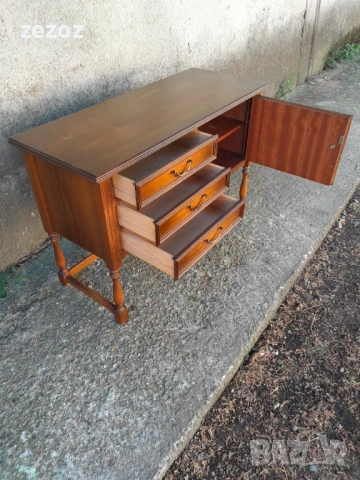 Красиво малко шкафче-№60, снимка 5 - Шкафове - 53083092