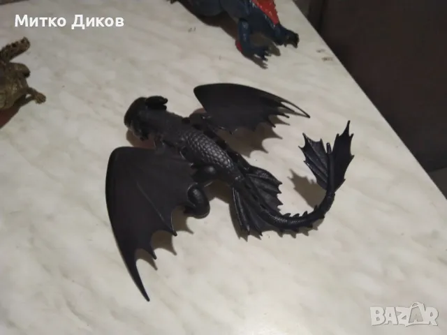 Базова екшън-фигура дракон беззъб Spin Master Dragons - Toothless , 17 cm нова, снимка 3 - Играчки за стая - 48308800