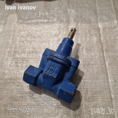 Кран Тротоарен