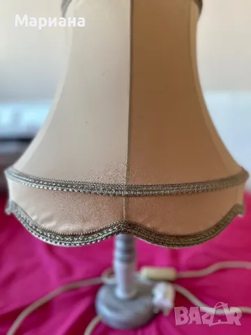 Продавам мраморна настолна лампа с абажур, снимка 2 - Лампиони - 47753593