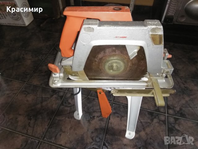 Ръчен Ел.циркуляр, снимка 2 - Циркуляри - 29011597