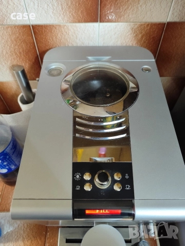 Кафе автомат Jura ena7 в добро състояние,прави хубаво кафе, снимка 2 - Кафемашини - 52987538