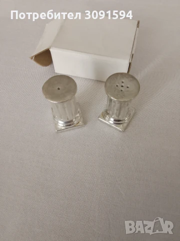 Солница и пиперница, римска колона, изработена от посребрен благороден метал, с квадратна основа. , снимка 3 - Други ценни предмети - 51241050