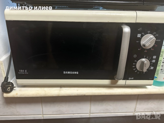 Микровълнова печка с грил Samsung 