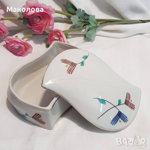 Порцеланова кутия за бижута производство на завод ”Китка” - Нови Пазар, снимка 5 - Антикварни и старинни предмети - 36574839