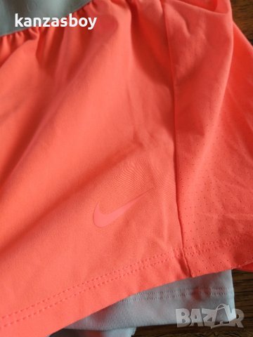 nike - страхотни  дамски шорти, снимка 6 - Къси панталони и бермуди - 36783221