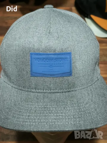оригинална шапка Volcom, снимка 2 - Шапки - 47898135