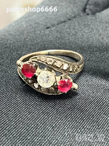 💎 Великолепен античен златен пръстен „Трилогия“ с диаманти и рубини (19-ти век) 💎, снимка 4 - Пръстени - 49260692