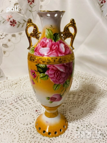 порцеланова ваза 