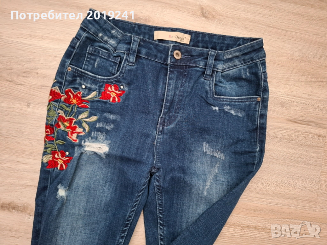 Дънки с бродерия , снимка 3 - Дънки - 51582638