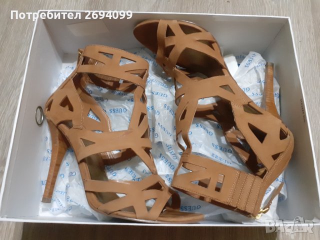 Дамски обувки GUESS, снимка 2 - Дамски елегантни обувки - 43315592