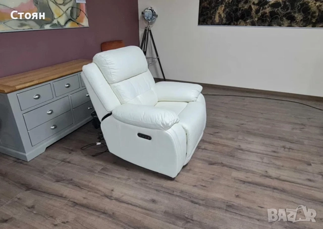 Бял кожен фотьойл La-z-boy с електрически релаксиращ механизъм, снимка 6 - Дивани и мека мебел - 52010339