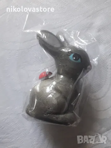 малка фигурка зайче с калинка