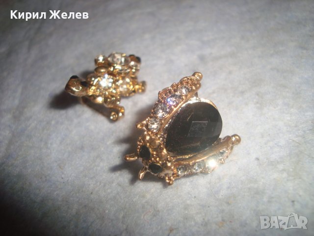 ДВЕ ФИГУРАЛНИ ПОЗЛАТЕНИ АРТ БРОШКИ с БЛЕСТЯЩИ ФАСЕТ - КРИСТАЛИ 29050, снимка 4 - Други - 37691678