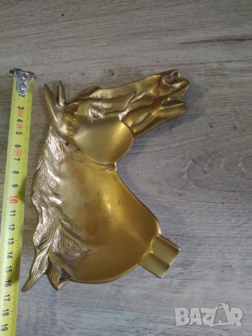  месингов пепелник-конска глава, снимка 2 - Други ценни предмети - 40535491