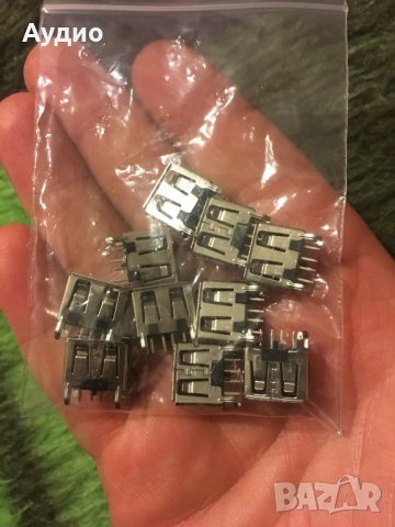 ОРИГИНАЛНИ USB букси за панели на CD-та PIONEER също така и в черно, снимка 2 - Аксесоари и консумативи - 27230976